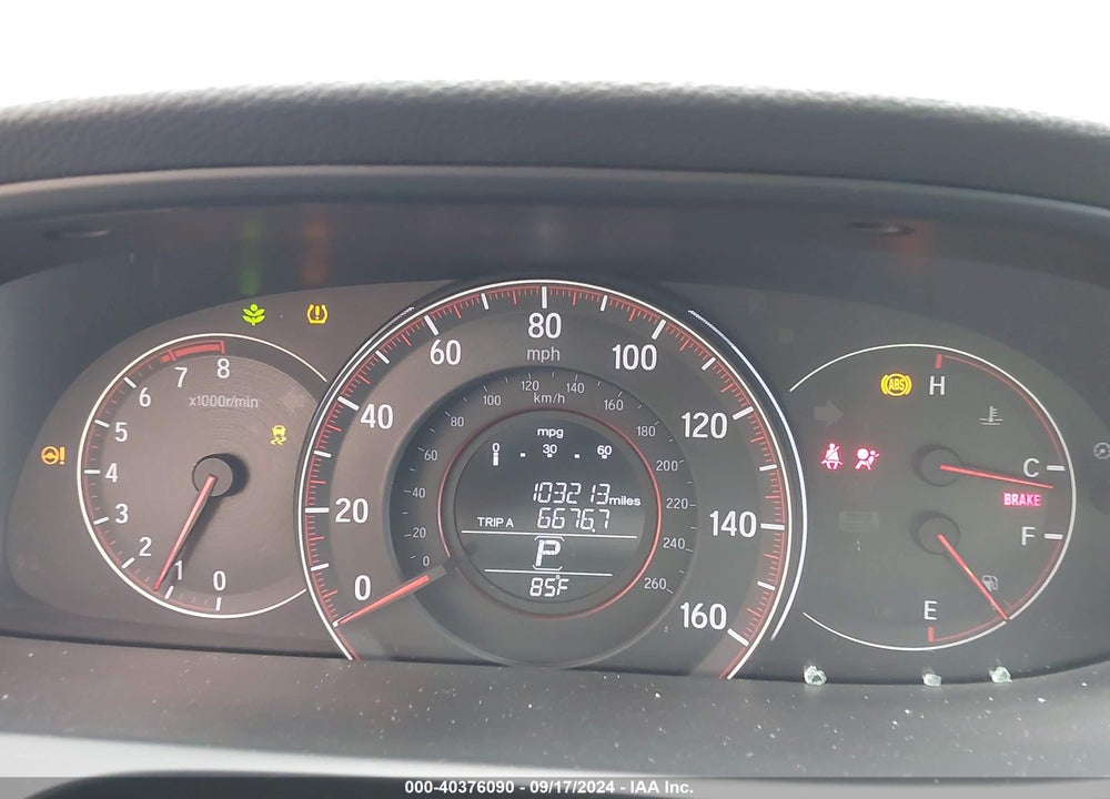 2017 HONDA ACCORD VIN: 1HGCR2F58HA061539
