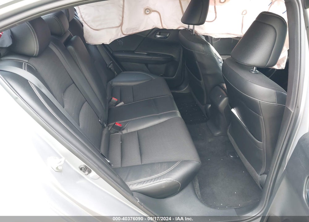2017 HONDA ACCORD VIN: 1HGCR2F58HA061539