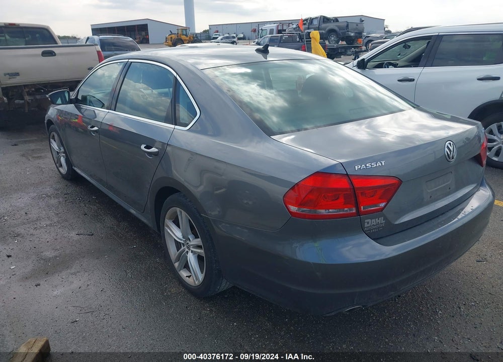 2014 VOLKSWAGEN PASSAT 2.0L TDI SE VIN: 1VWBN7A37EC111384