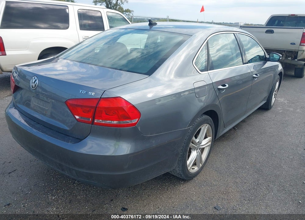 2014 VOLKSWAGEN PASSAT 2.0L TDI SE VIN: 1VWBN7A37EC111384