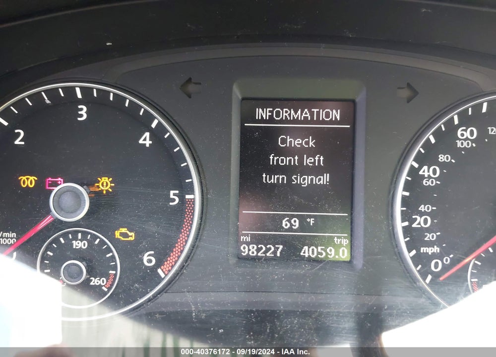 2014 VOLKSWAGEN PASSAT 2.0L TDI SE VIN: 1VWBN7A37EC111384