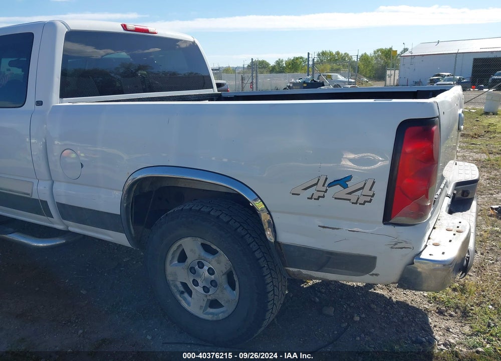 2005 CHEVROLET SILVERADO 1500 LT VIN: 1GCEK19Z35Z144202