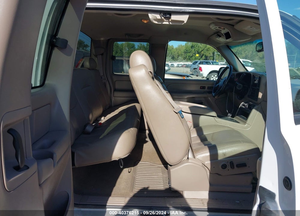 2005 CHEVROLET SILVERADO 1500 LT VIN: 1GCEK19Z35Z144202