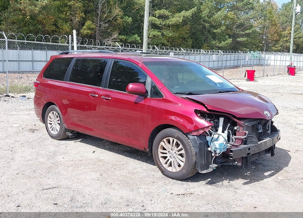 2016 TOYOTA SIENNA XLE 8 PASSENGER VIN: 5TDYK3DC9GS727714