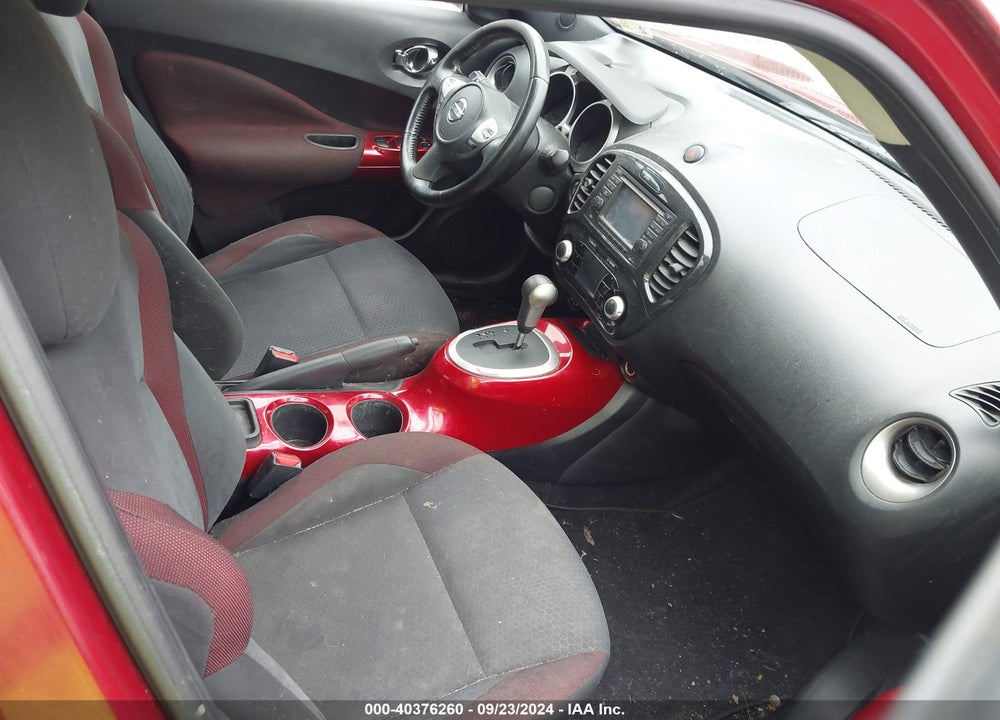 2011 NISSAN JUKE SV VIN: JN8AF5MRXBT012705