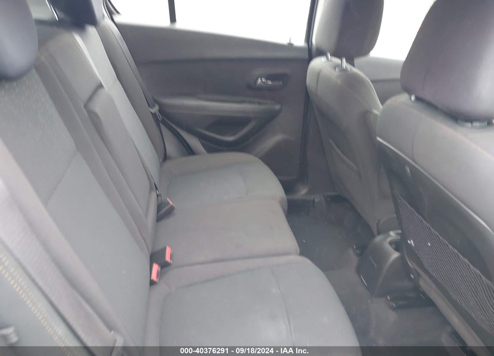 2018 CHEVROLET TRAX LS VIN: KL7CJKSB0JB614098