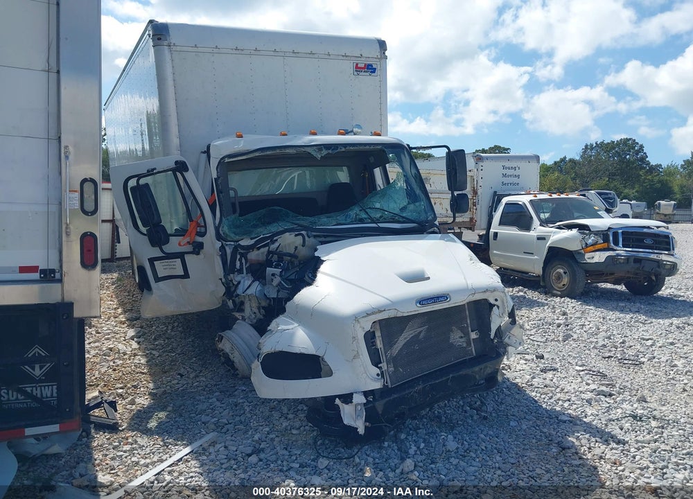 2023 FREIGHTLINER M2 106 VIN: 1FVACWFBXPHUK9640