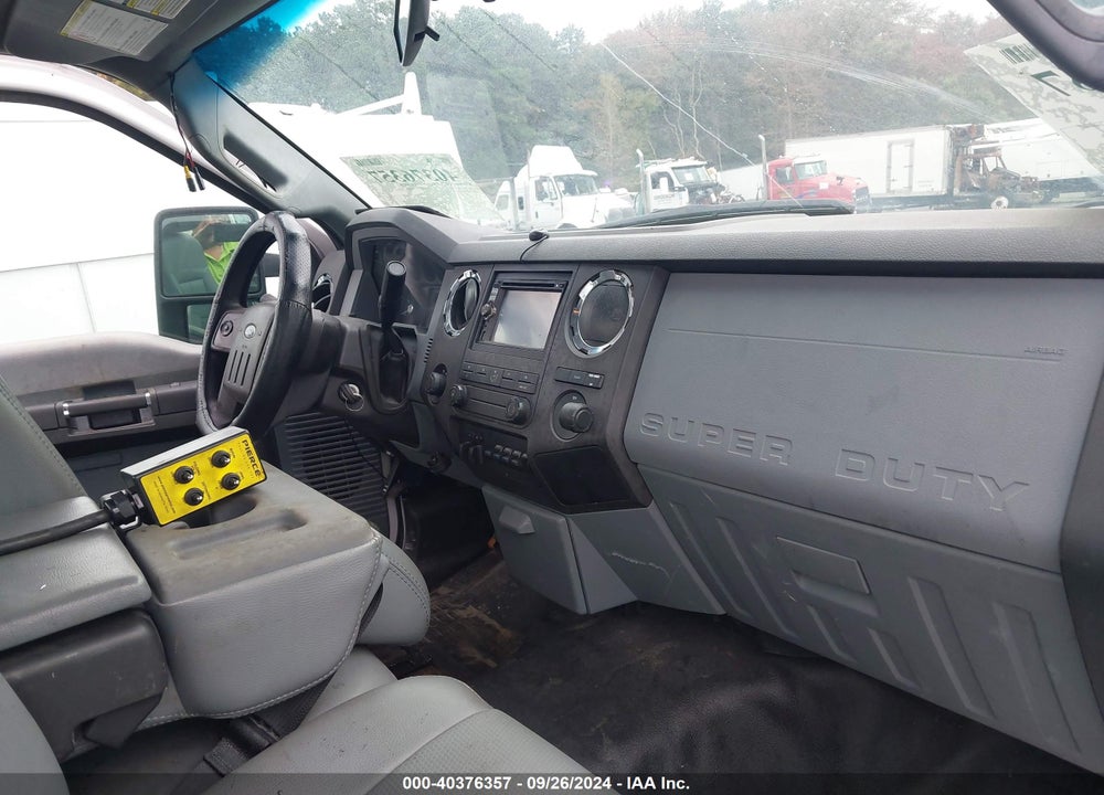 2012 FORD F-550 CHASSIS XL VIN: 1FDUF5HT2CEB73324