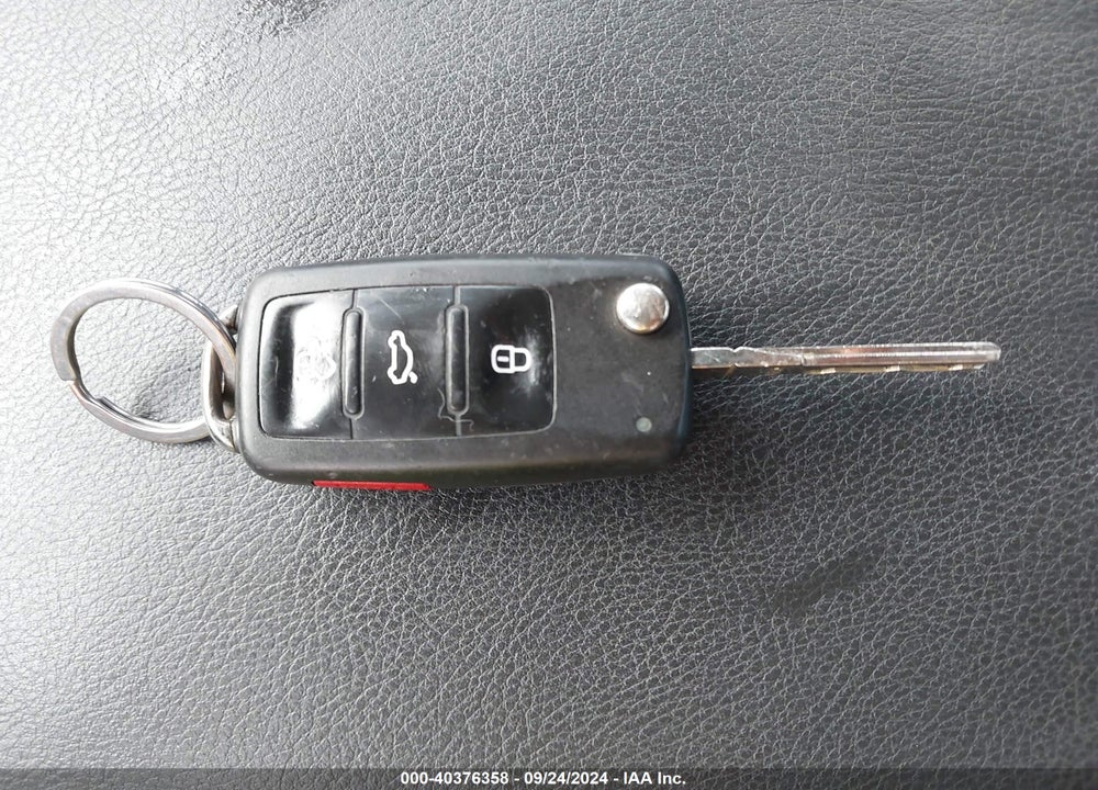 2012 VOLKSWAGEN PASSAT 2.0L TDI SE VIN: 1VWBN7A31CC063880