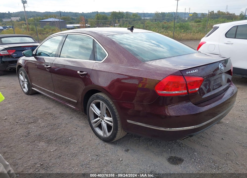 2012 VOLKSWAGEN PASSAT 2.0L TDI SE VIN: 1VWBN7A31CC063880