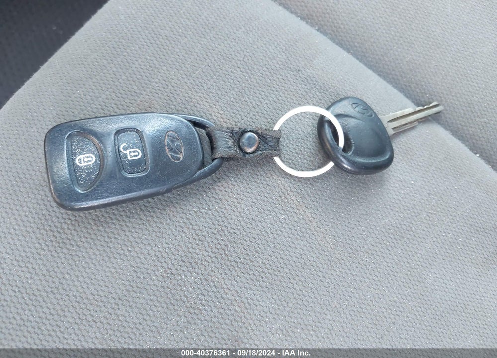 2012 HYUNDAI SANTA FE GLS VIN: 5XYZG3ABXCG116602