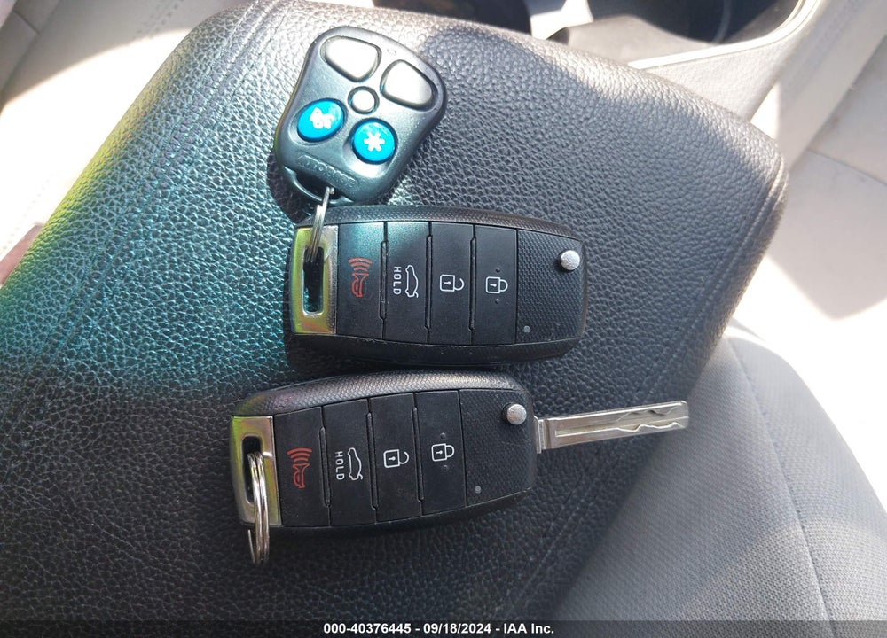 2015 KIA OPTIMA LX VIN: KNAGM4A73F5632800