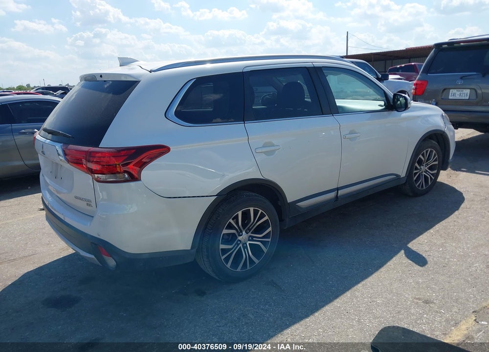 2018 MITSUBISHI OUTLANDER SEL VIN: JA4AD3A37JZ009529