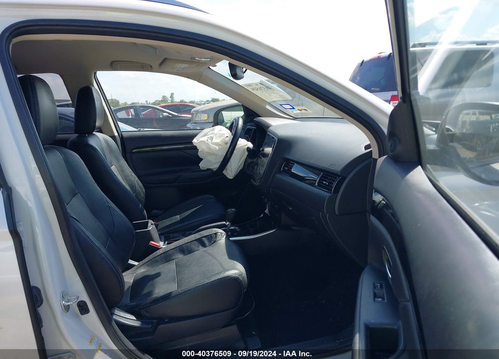 2018 MITSUBISHI OUTLANDER SEL VIN: JA4AD3A37JZ009529