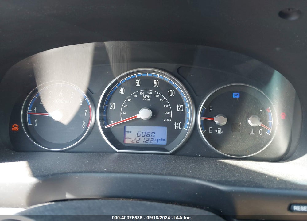 2009 HYUNDAI SANTA FE GLS VIN: 5NMSG13D49H312683