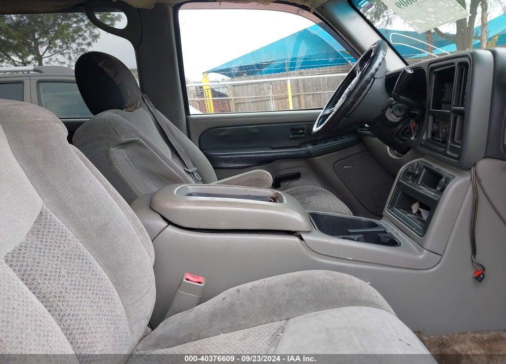 2003 CHEVROLET TAHOE LS VIN: 1GNEK13Z23J179535