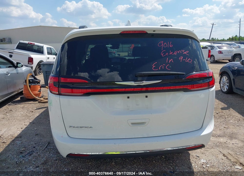 2022 CHRYSLER PACIFICA TOURING L VIN: 2C4RC1BGXNR215395