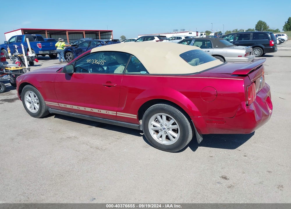 2005 FORD MUSTANG VIN: 1ZVHT84N155240082