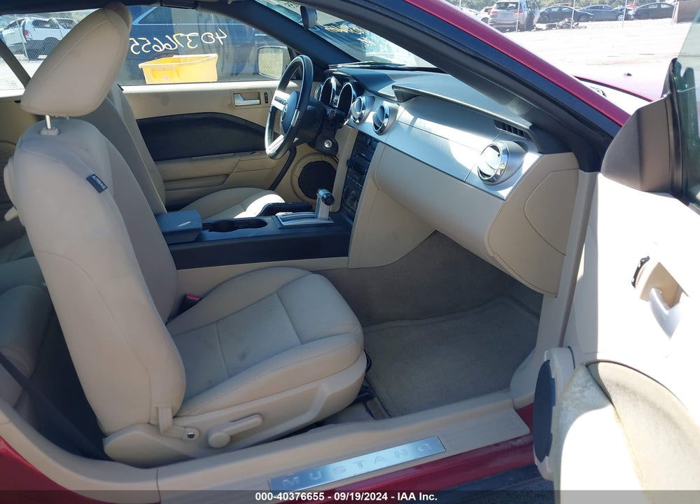 2005 FORD MUSTANG VIN: 1ZVHT84N155240082