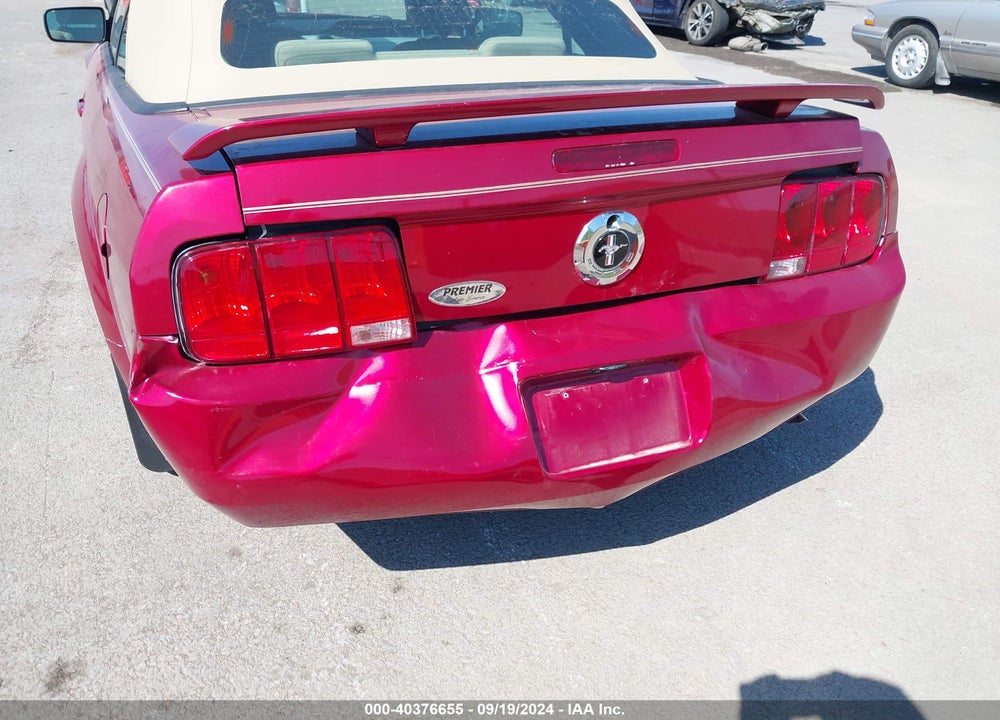 2005 FORD MUSTANG VIN: 1ZVHT84N155240082