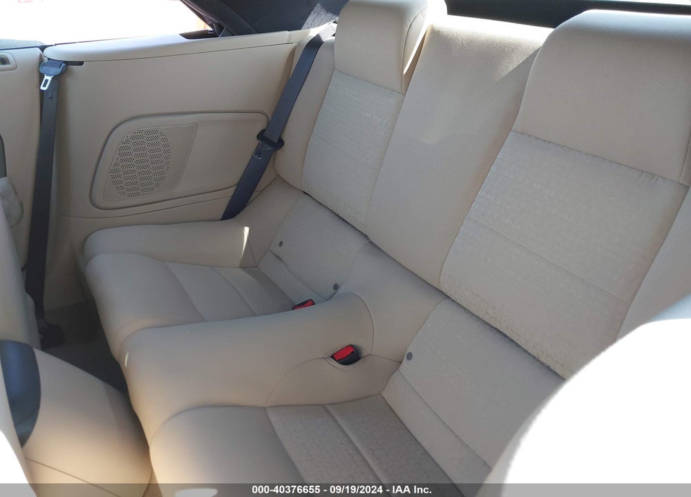 2005 FORD MUSTANG VIN: 1ZVHT84N155240082