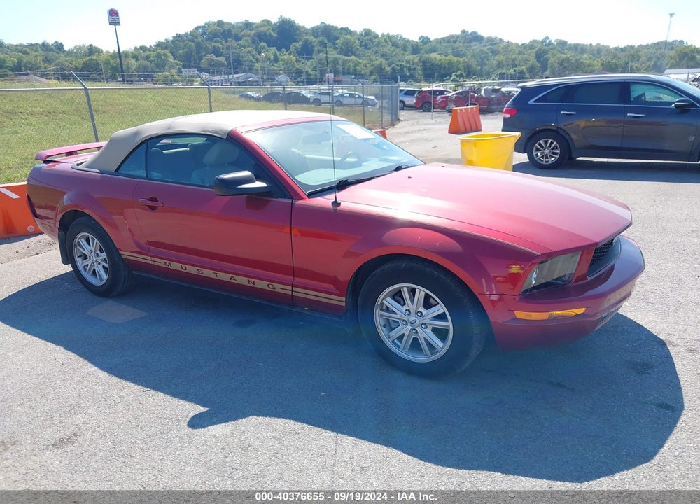 2005 FORD MUSTANG VIN: 1ZVHT84N155240082