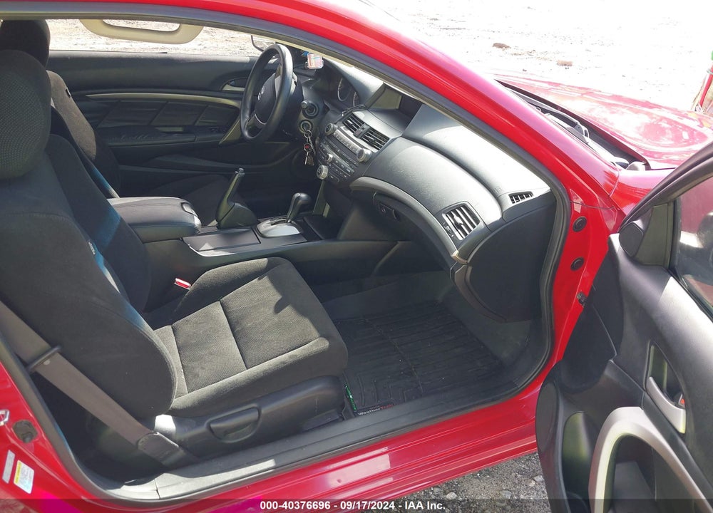 2010 HONDA ACCORD 2.4 EX VIN: 1HGCS1B74AA011748