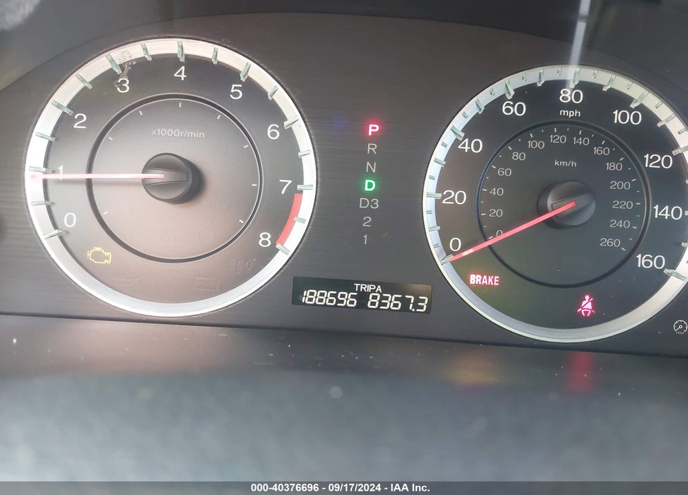 2010 HONDA ACCORD 2.4 EX VIN: 1HGCS1B74AA011748