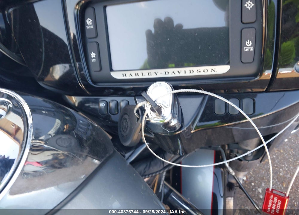 2015 HARLEY-DAVIDSON FLHTKL ULTRA LIMITED LOW VIN: 1HD1KKL16FB675863