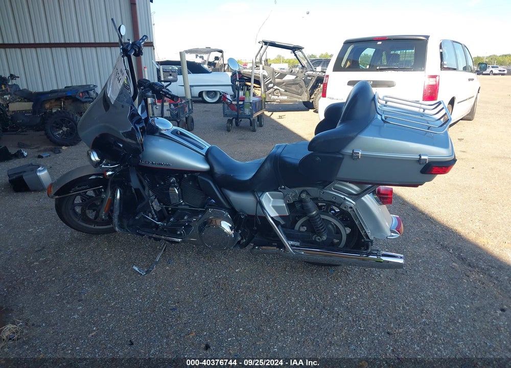 2015 HARLEY-DAVIDSON FLHTKL ULTRA LIMITED LOW VIN: 1HD1KKL16FB675863