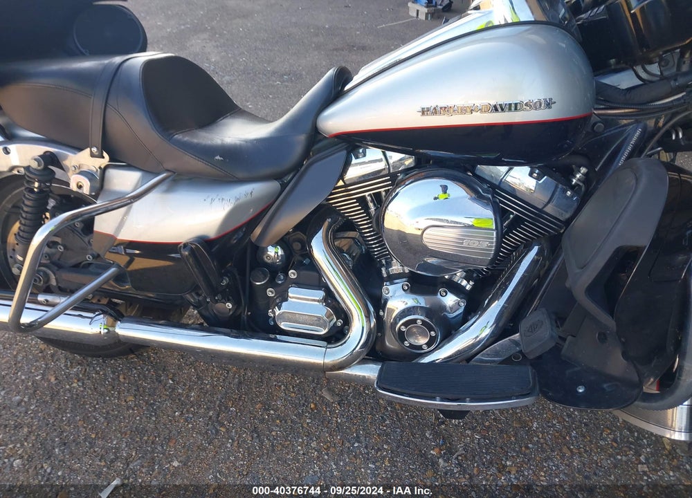 2015 HARLEY-DAVIDSON FLHTKL ULTRA LIMITED LOW VIN: 1HD1KKL16FB675863