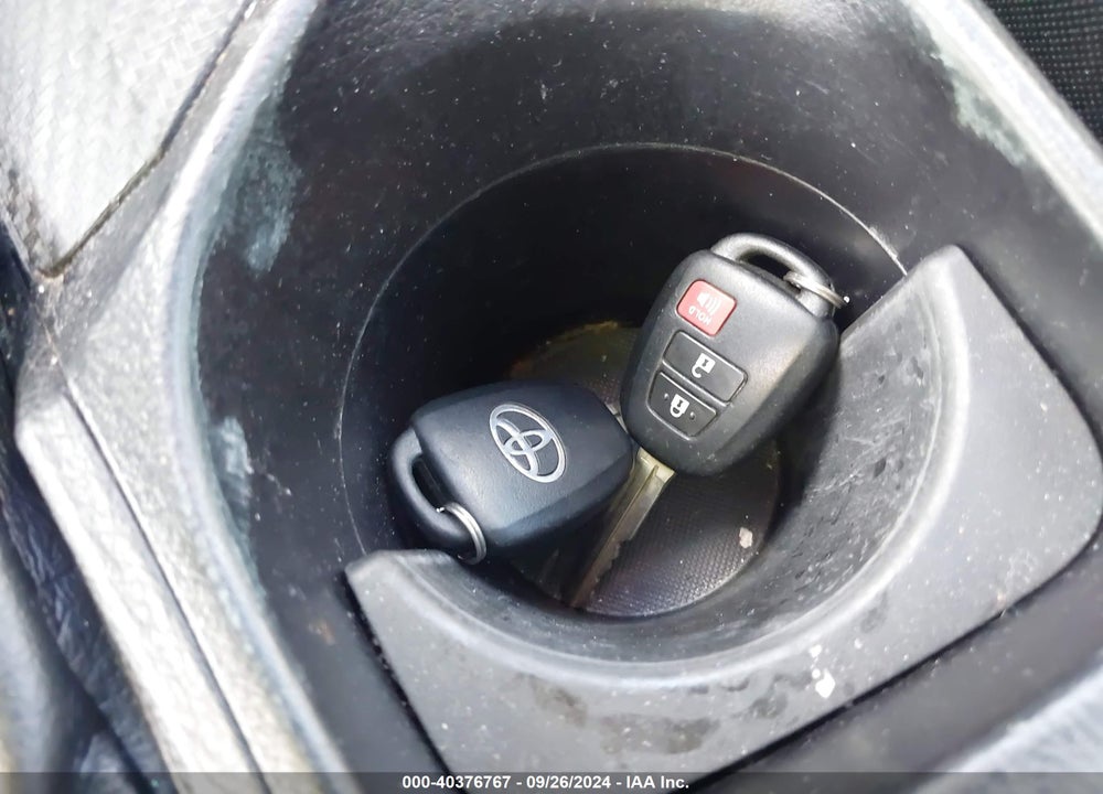 2015 TOYOTA RAV4 LE VIN: 2T3BFREV5FW373247