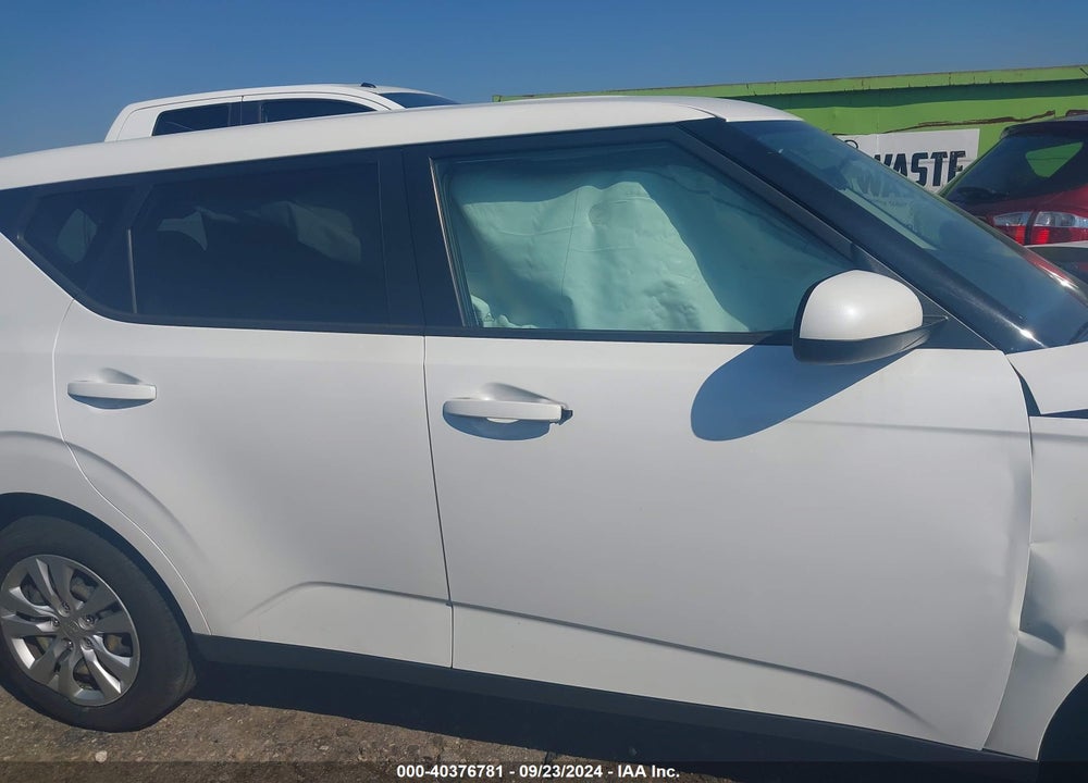 2020 KIA SOUL LX VIN: KNDJ23AU7L7060466