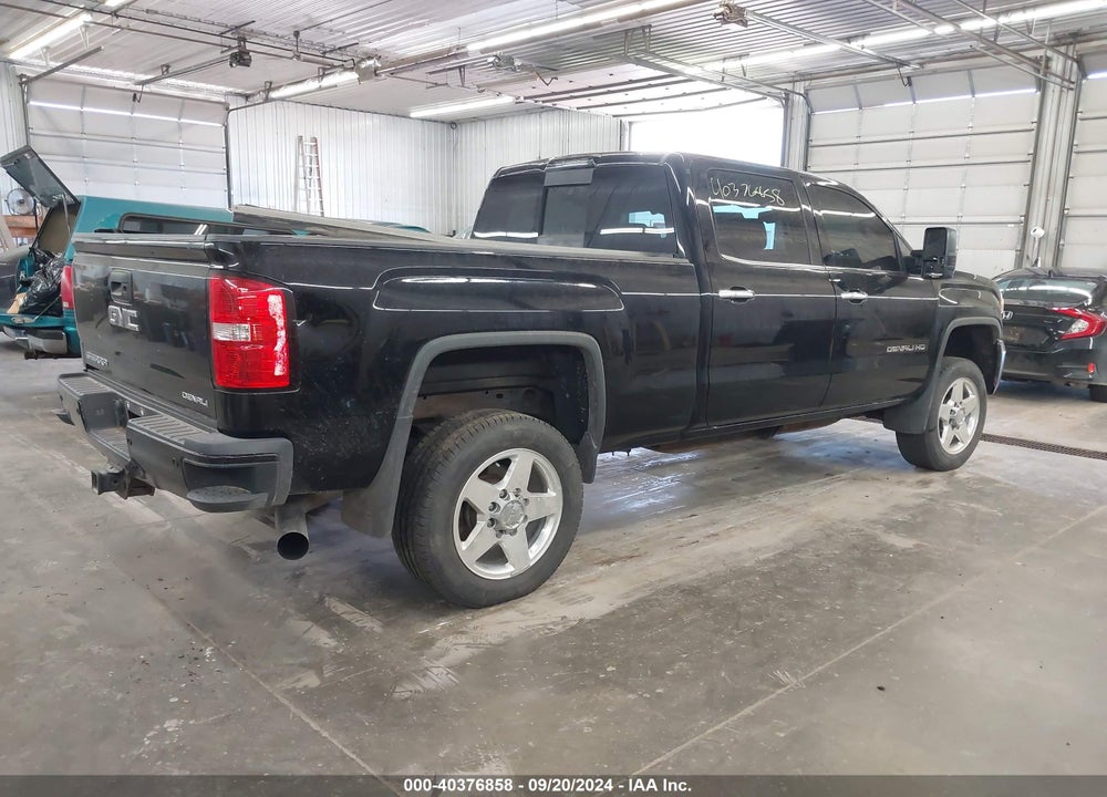 2015 GMC SIERRA 2500HD DENALI VIN: 1GT120E86FF101384