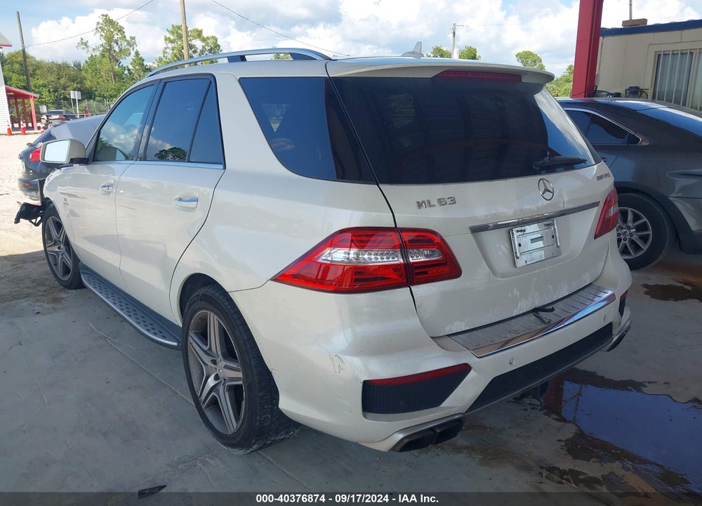 2014 MERCEDES-BENZ ML 63 AMG 4MATIC VIN: 4JGDA7EBXEA363159