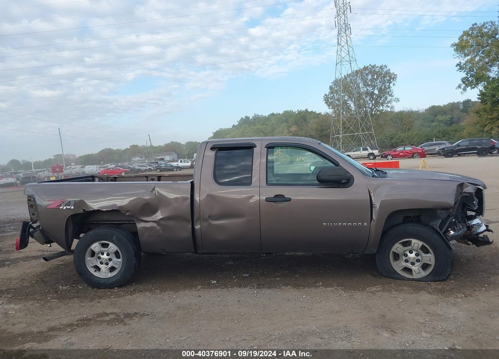 2007 CHEVROLET SILVERADO 1500 LT2 VIN: 2GCEK19J071582830