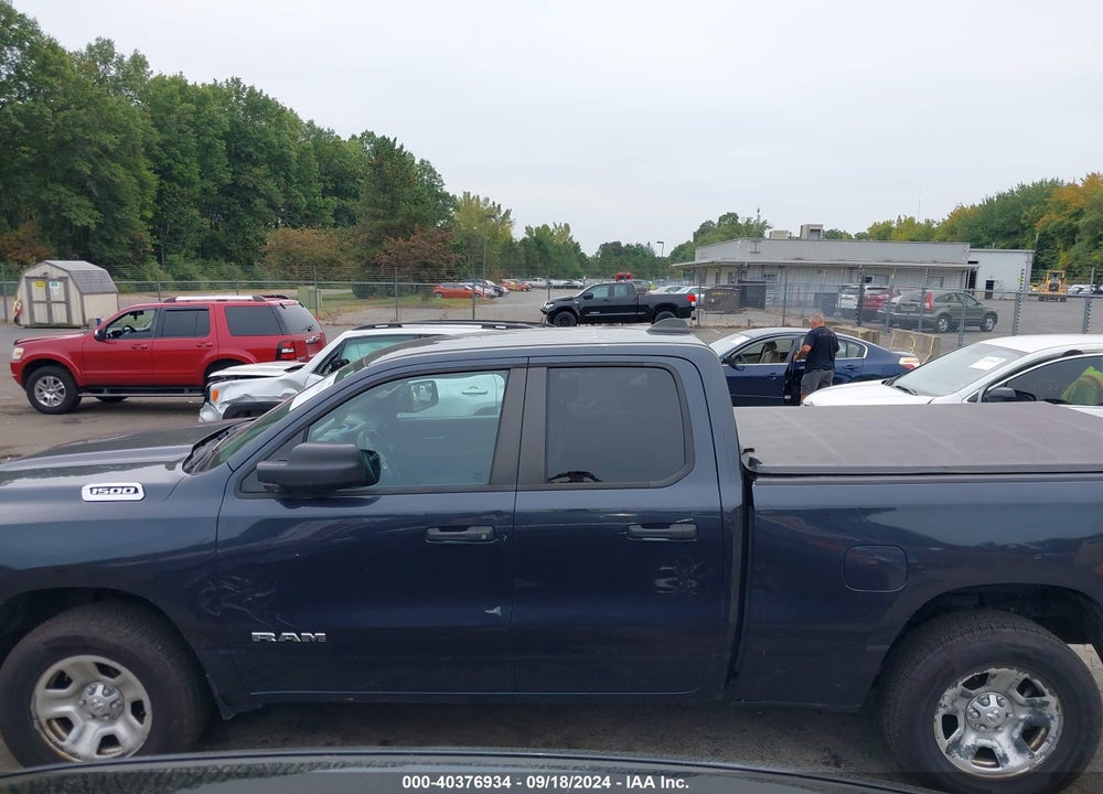 2020 RAM 1500 TRADESMAN QUAD CAB 4X4 6'4 BOX VIN: 1C6RRFCG4LN386543