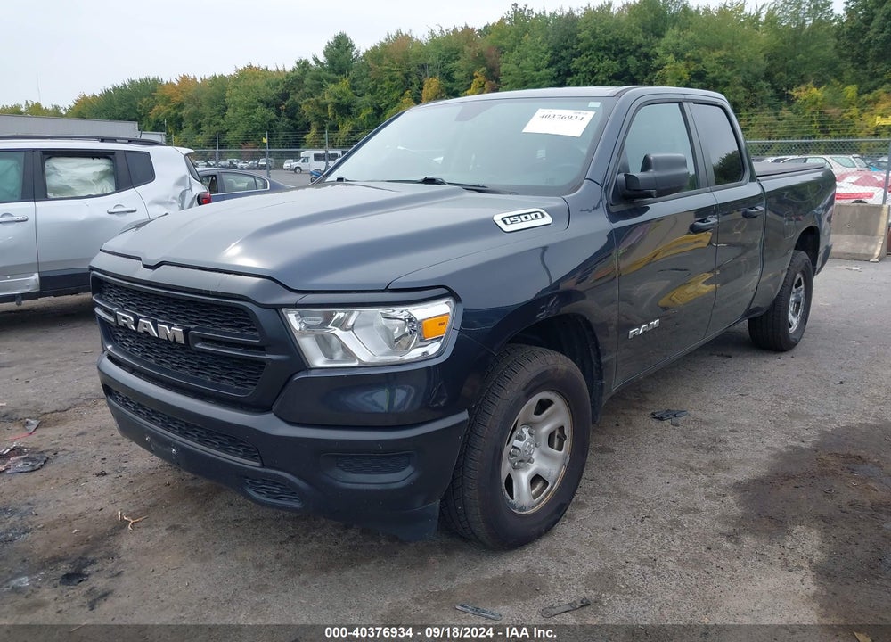 2020 RAM 1500 TRADESMAN QUAD CAB 4X4 6'4 BOX VIN: 1C6RRFCG4LN386543