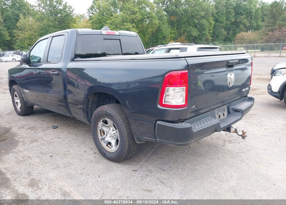 2020 RAM 1500 TRADESMAN QUAD CAB 4X4 6'4 BOX VIN: 1C6RRFCG4LN386543