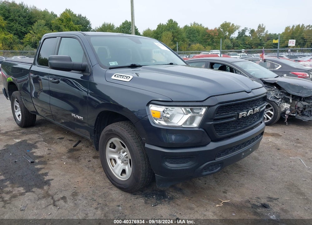 2020 RAM 1500 TRADESMAN QUAD CAB 4X4 6'4 BOX VIN: 1C6RRFCG4LN386543