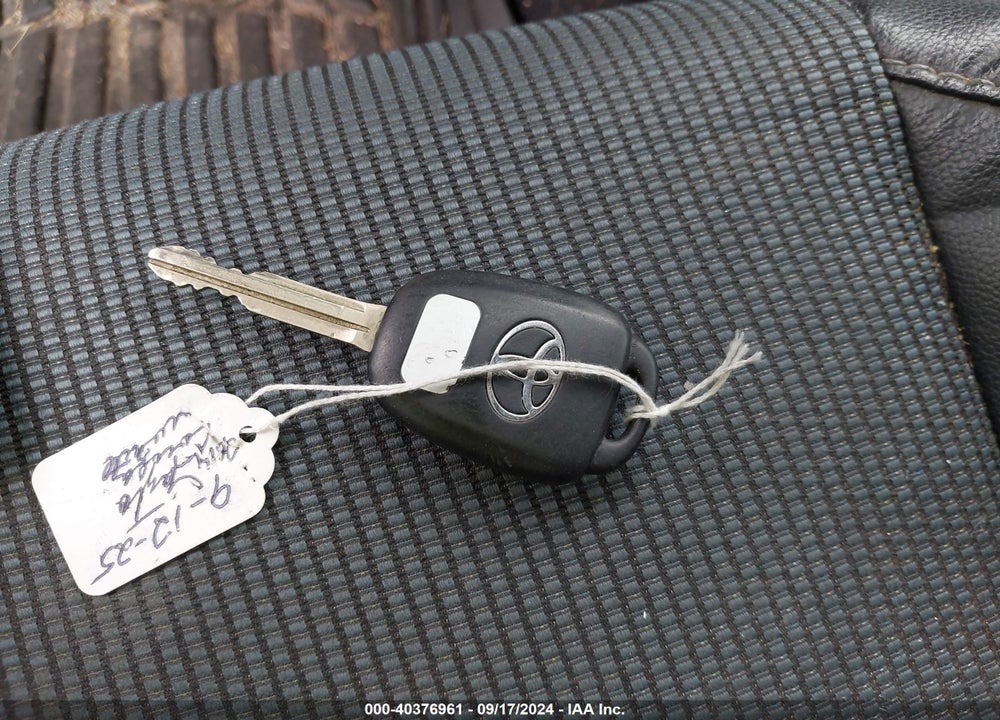 2014 TOYOTA COROLLA S PLUS VIN: 2T1BURHE8EC019149