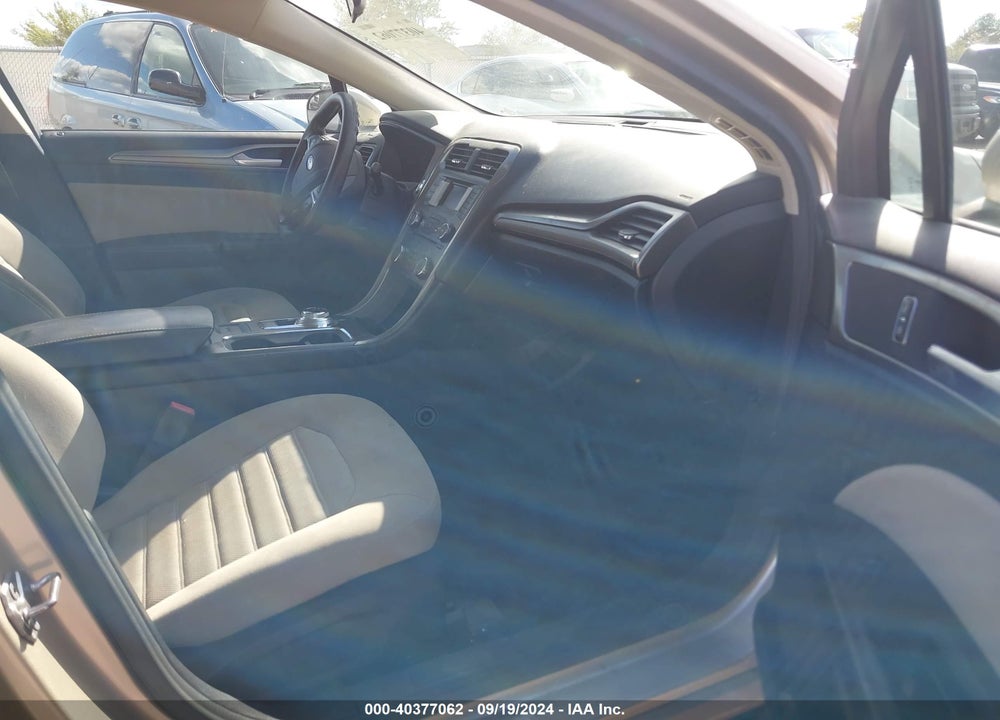2017 FORD FUSION S VIN: 3FA6P0G71HR228809