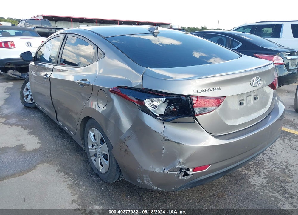 2016 HYUNDAI ELANTRA SE VIN: 5NPDH4AE6GH753119