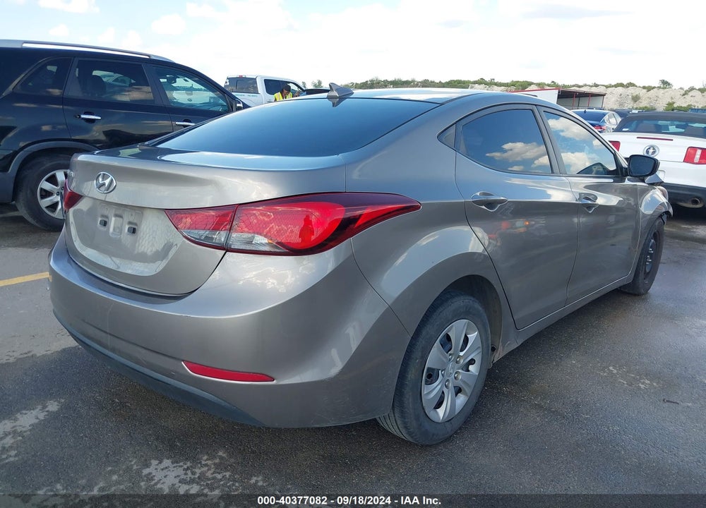 2016 HYUNDAI ELANTRA SE VIN: 5NPDH4AE6GH753119