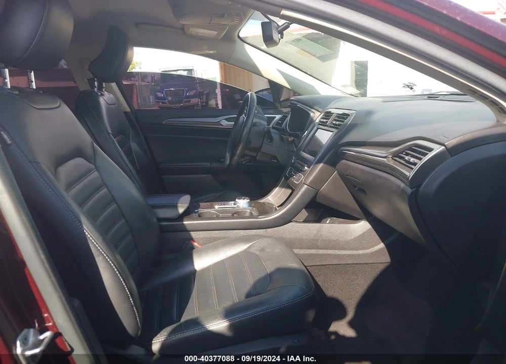 2017 FORD FUSION SE VIN: 3FA6P0HDXHR228215