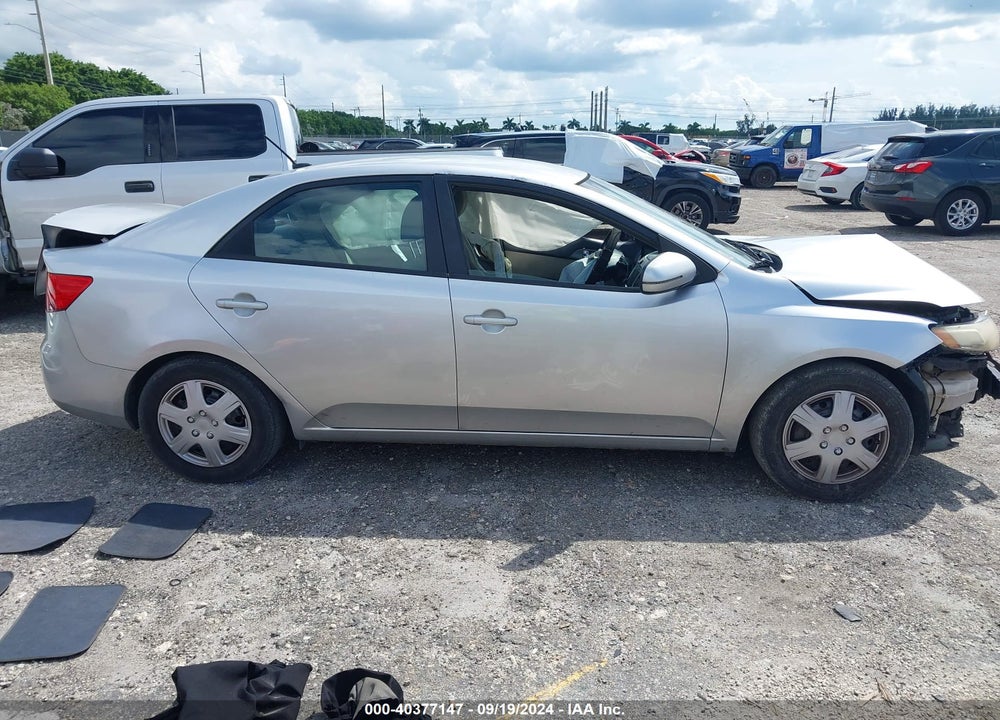 2013 KIA FORTE EX VIN: KNAFU4A20D5738747