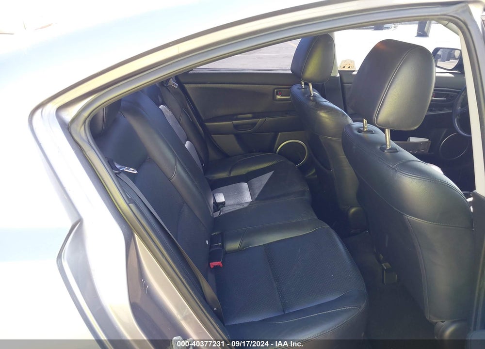 2004 MAZDA 3 S VIN: JM1BK323841152801