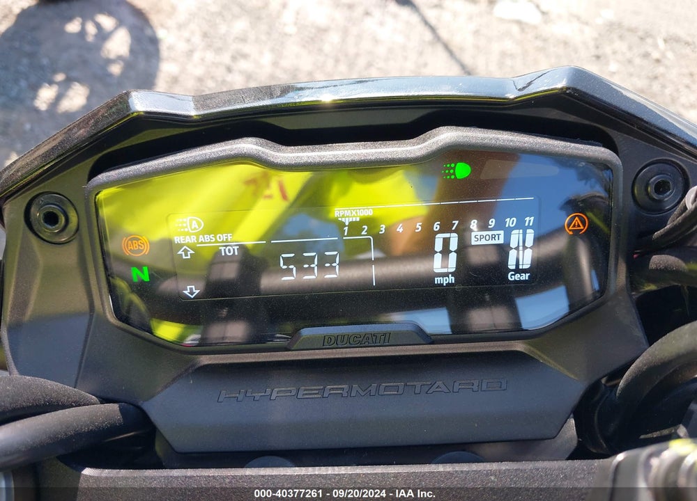 2025 DUCATI HYPERMOTARD VIN: ZDMBAS2N8SB002620