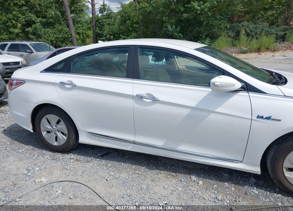 2015 HYUNDAI SONATA HYBRID VIN: KMHEC4A49FA127799