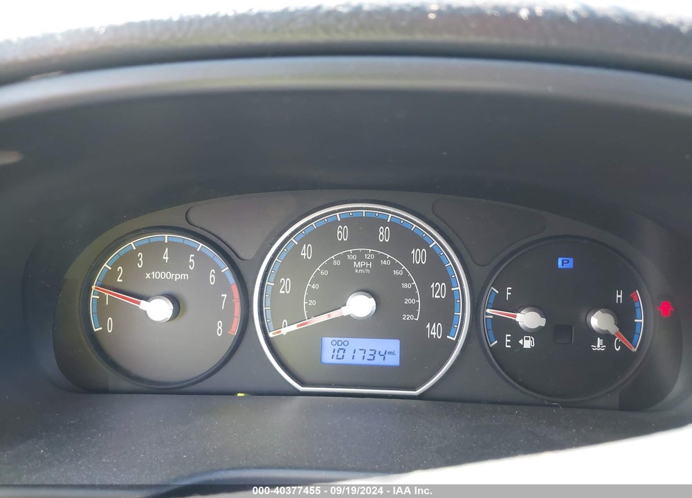 2009 HYUNDAI SANTA FE GLS VIN: 5NMSG13D39H234266